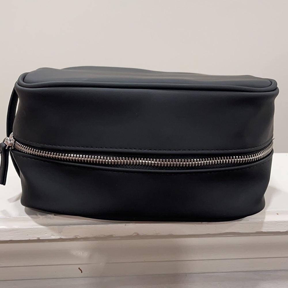 Prada - Picture 2 of 4